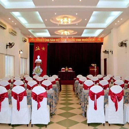 Отель Vuong Hoan Винь Экстерьер фото
