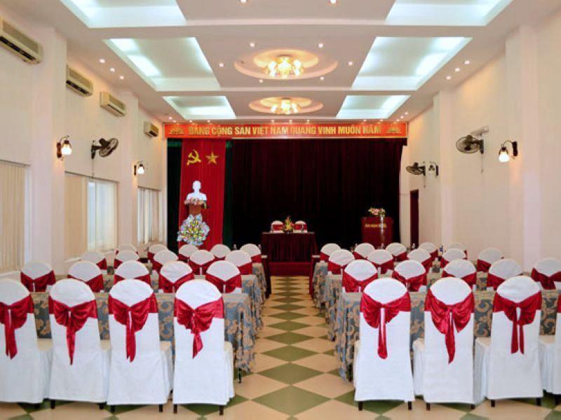 Отель Vuong Hoan Винь Экстерьер фото